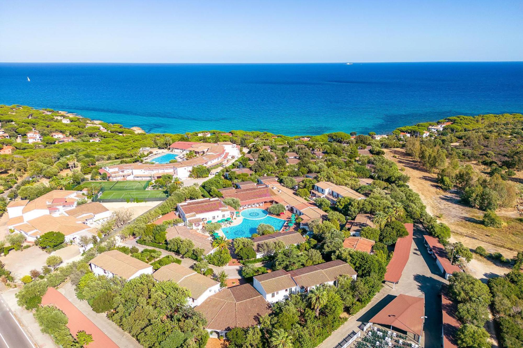 Alba Dorata Resort Cala Liberotto Exterior foto