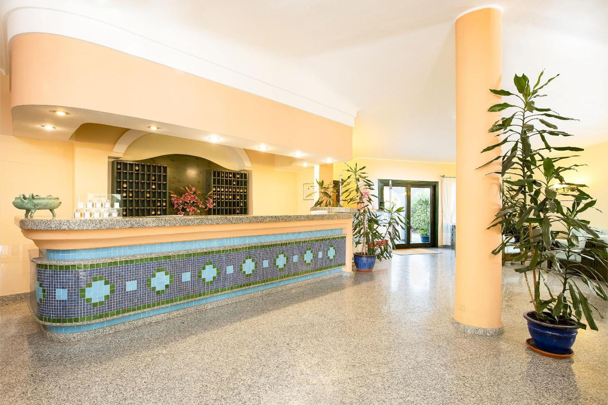 Alba Dorata Resort Cala Liberotto Exterior foto